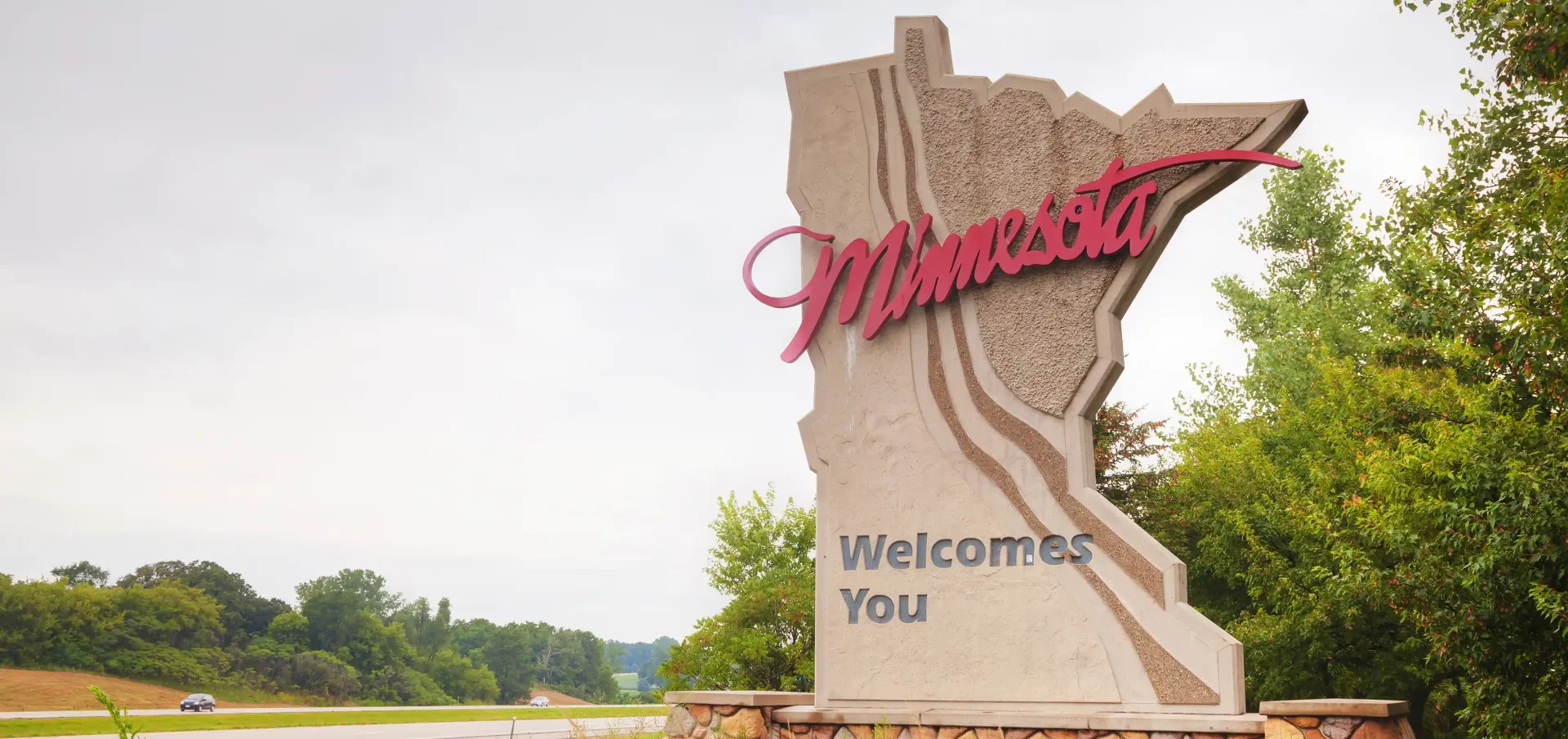 photo of Minnesota Welcomes You sign